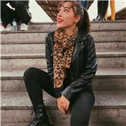Profesora de inglés con método flexible y personalizado. Lo más importante para mi es que el alumno acabe la clase con la sensación de haber aprendido algo nuevo. 
Juegos, ejercicios, conversación y por supuesto, resolveremos cualquier tipo de dudas